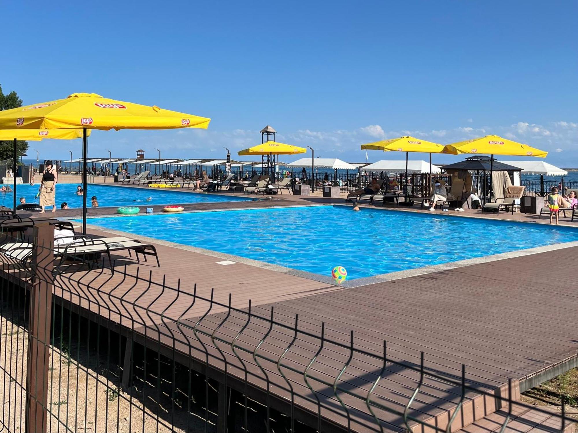 Deluxe Royal Beach Chok-Tal Екстериор снимка